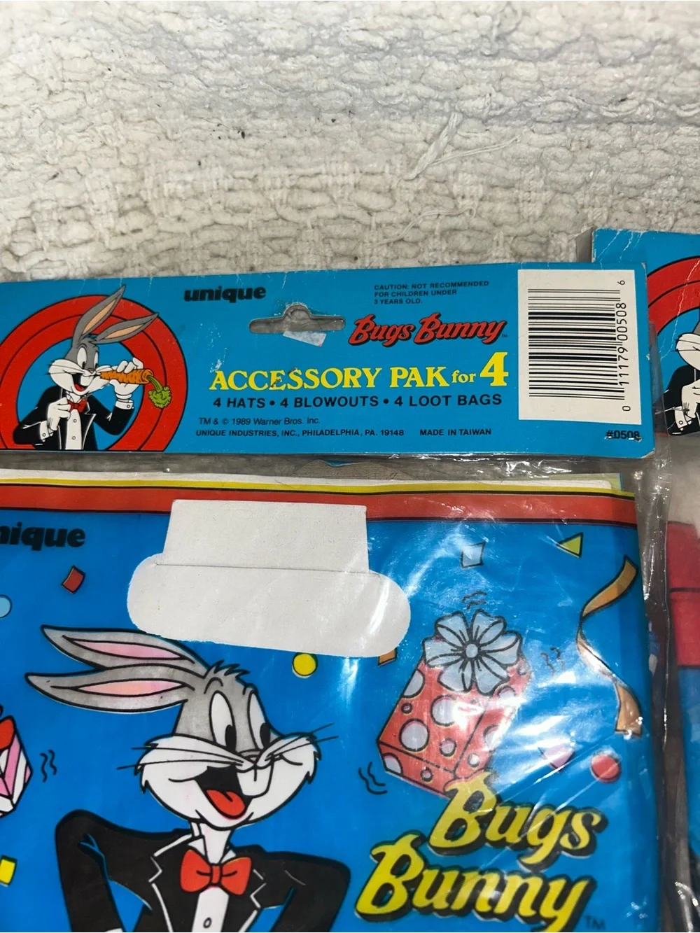 Vtg Warner Bros 1989 Bugs Bunny Bday Party Pak for 8 & Accessory Pak for 4 NOS